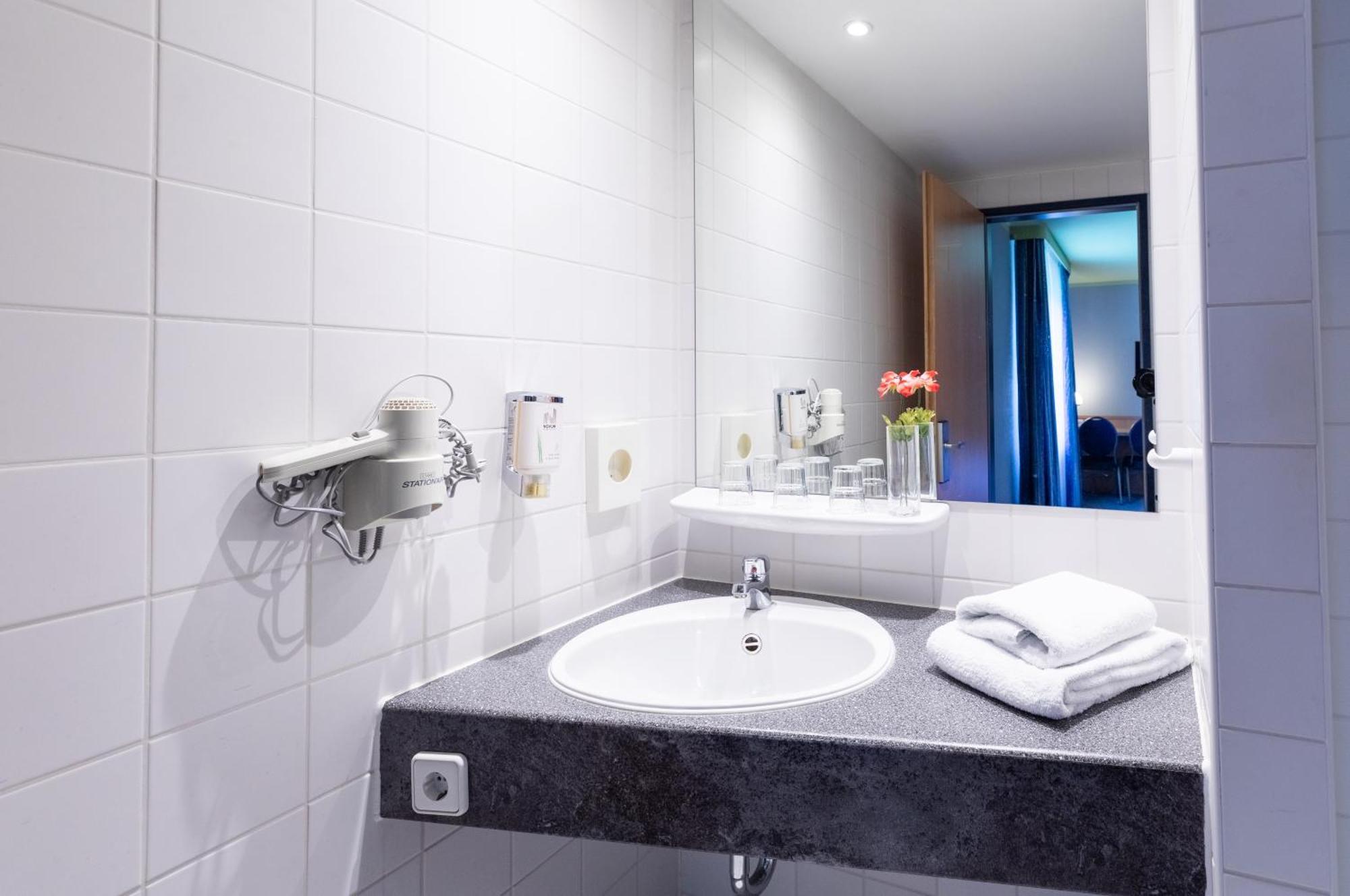 Garner Hotel Cottbus Sued By Ihg Eksteriør bilde