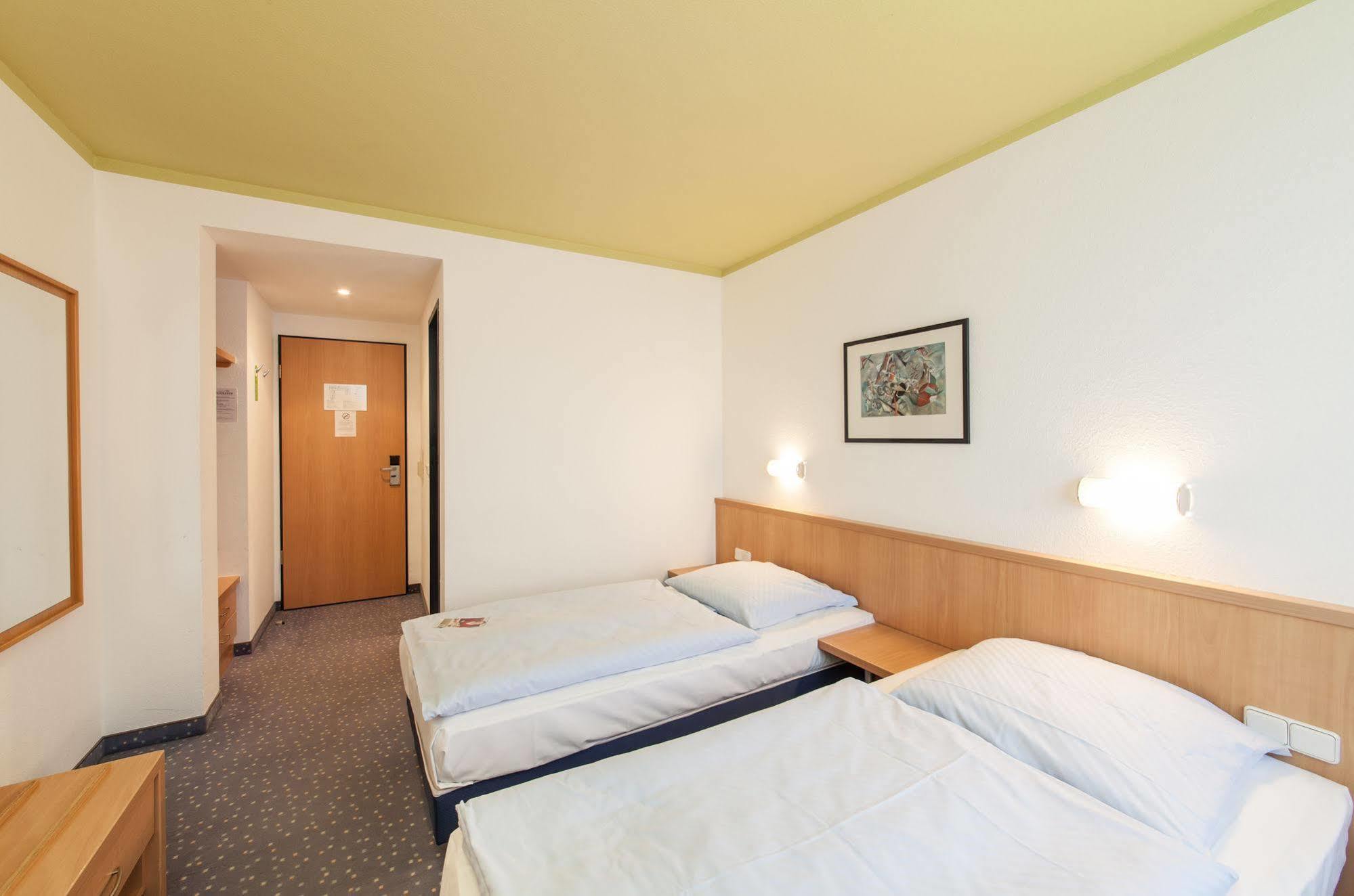 Garner Hotel Cottbus Sued By Ihg Eksteriør bilde